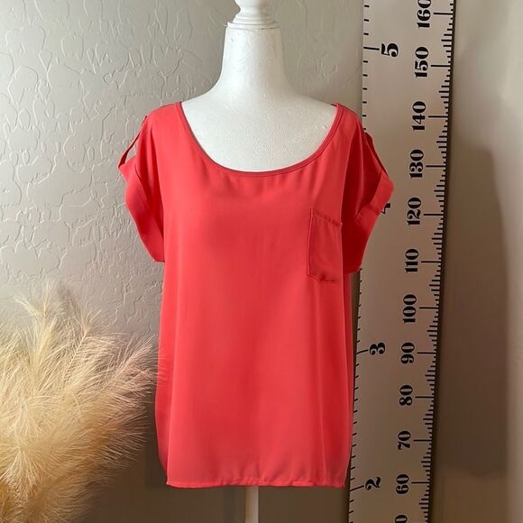 Mine sheer pink blouse cuffs short sleeves button at shoulders one pocket SZ M - Picture 2 of 12